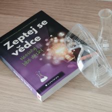 Recenze knihy Zeptej se vědce - Neexistují blbé otázky Recenze knihy Zeptej se vědce - Neexistují blbé otázky