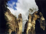 Národní přírodní rezervace Adršpašsko-Teplické skály Národní přírodní rezervace Adršpašsko-Teplické skály: Vysoké skály, hluboké kaňony, kovové žebříky, krásná…