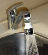 Voda z vodovodu je nebezpečná - tvrdí 'potravináři' Voda z vodovodu je nebezpečná - tvrdí 'potravináři': Do médií se dnes dostala tisková zpráva…