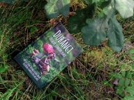 Kniha Dubánci - příběhy jednoho roku - recenze, aneb jak jsme stavěli dubánkům domeček Kniha Dubánci - příběhy jednoho roku - recenze, aneb jak jsme stavěli dubánkům domeček: Již delší dobu pokukuju po knížce, která by nějakým…