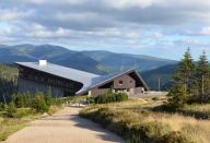 Do přírody s kočárkem – Krkonoše Do přírody s kočárkem – Krkonoše: Tipy na zajímavé kratší trasy Krkonoších, které v…