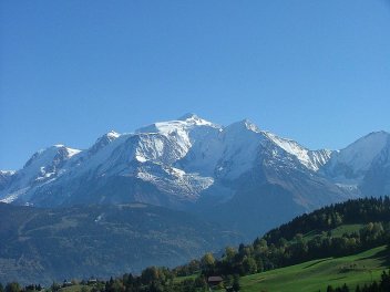 zobrazit detail snímku: Mont Blanc od vesnice Cordon