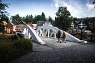 Vlakem pod zemí ze Špindlu přes Pec do Karpacze: Historie, vize a současné plány Vlakem pod zemí ze Špindlu přes Pec do Karpacze: Historie, vize a současné plány: Harachov na západě, Špindlerův mlýn ve středních a…