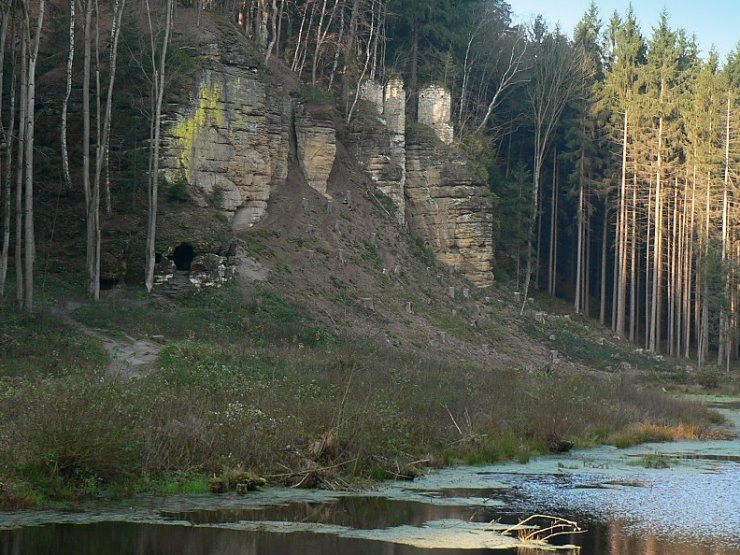 zobrazit detail snímku: Celkový pohled na obydlí U staré Barky