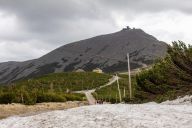 Fenomén Sněžka Fenomén Sněžka: Ocitnout se na nejvyšší hoře Česka láká už od…
