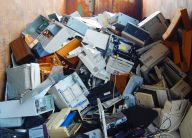 Jak Češi třídí elektroodpad? Desetina z nás ho vyhodí do obyčejné popelnice! Jak Češi třídí elektroodpad? Desetina z nás ho vyhodí do obyčejné popelnice!: Jak dlouho vám vydrží elektronika? Často asi kratší…