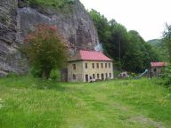 Travertiny Travertiny: Lidé, kteří mají rádi přírodu, čas od času podnikají…