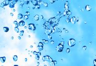 Voda – blahodárný lék aneb co jste o vodě dosud pravděpodobně nevěděli Voda – blahodárný lék aneb co jste o vodě dosud pravděpodobně nevěděli: Tělo potřebuje pro správný chod pravidelný přísun…