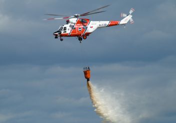 Ilustrační snímek vrtulníku s bambi vakem. - klikněte pro zobrazení detailu Ilustrační snímek vrtulníku s bambi vakem. - klikněte pro zobrazení detailu